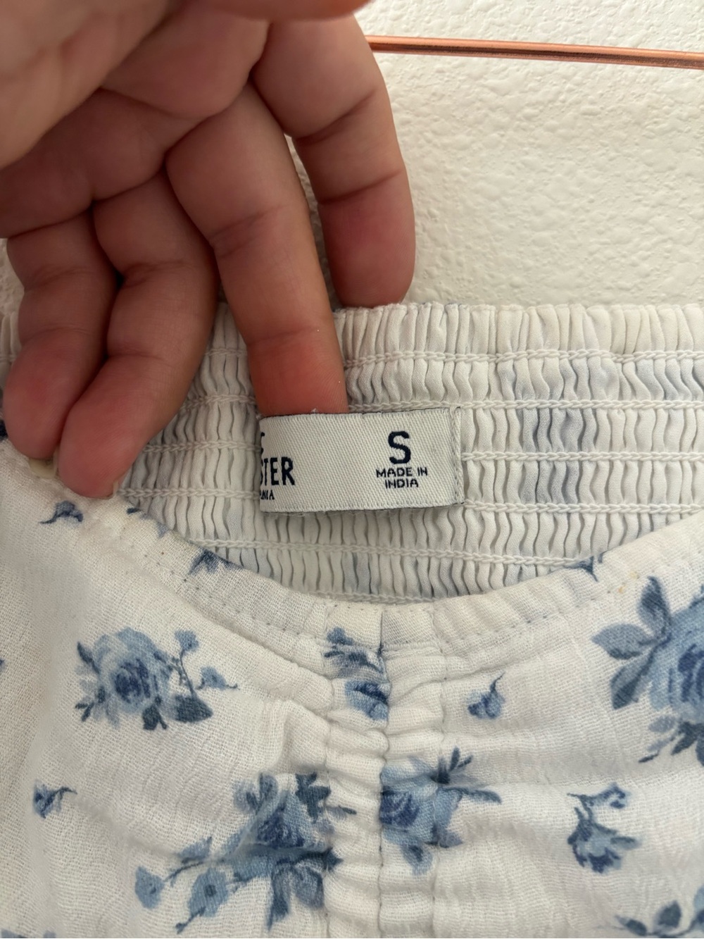 Hollister Floral Blouse Top - Picture 6 of 6